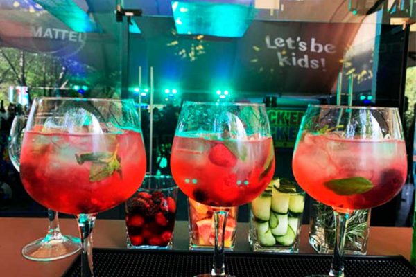 amplia-variedad-de-cocteles-para-tus-fiestas-y-eventos